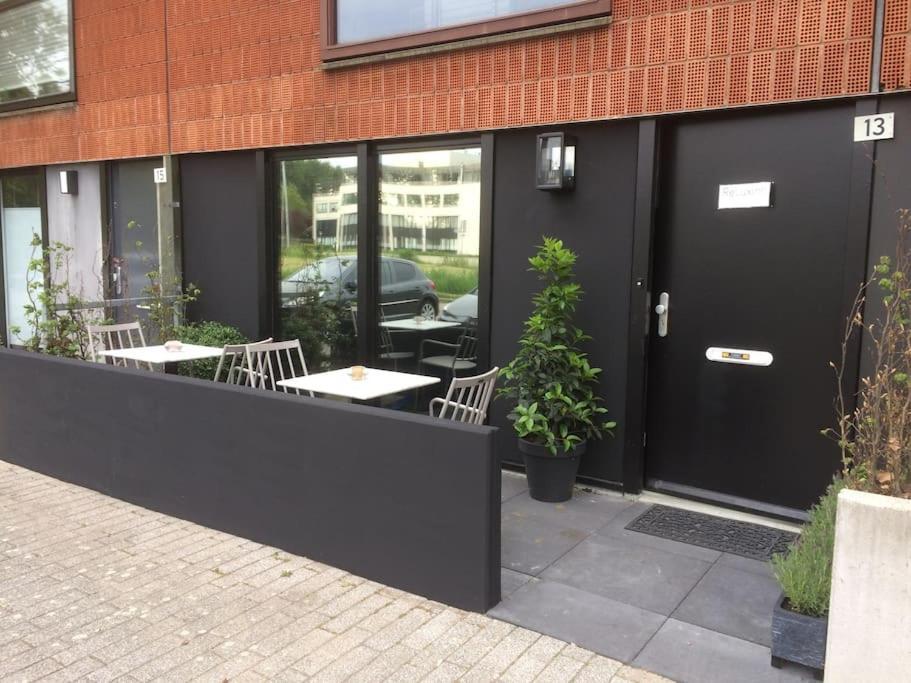 Near Amsterdam And Airport, 90m2, Privacy! Apartment *