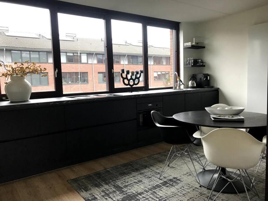 Near Amsterdam And Airport, 90m2, Privacy!